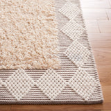 Safavieh Natura 4'-0" x 6'-0" Rug in Beige / Ivory