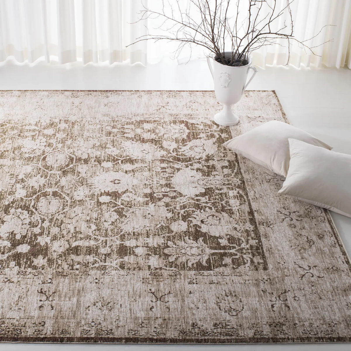 Safavieh Vintage Oushak 8'-0" x 10'-0" Rug in Ivory / Beige