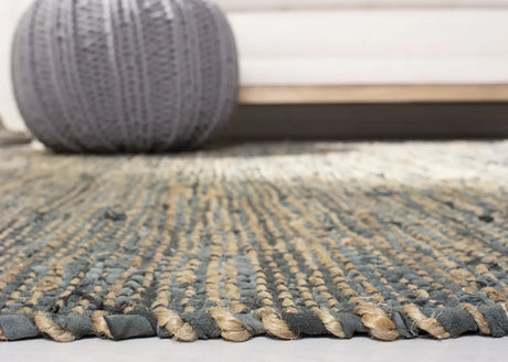 Safavieh Vintage Leather 4'-0" x 6'-0" Rug in Grey