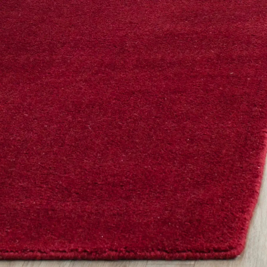 Safavieh Himalaya 2'-3" x 8'-0" Rug in Red