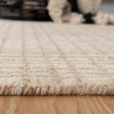 Safavieh Himalaya 4'-0" x 6'-0" Rug in Beige