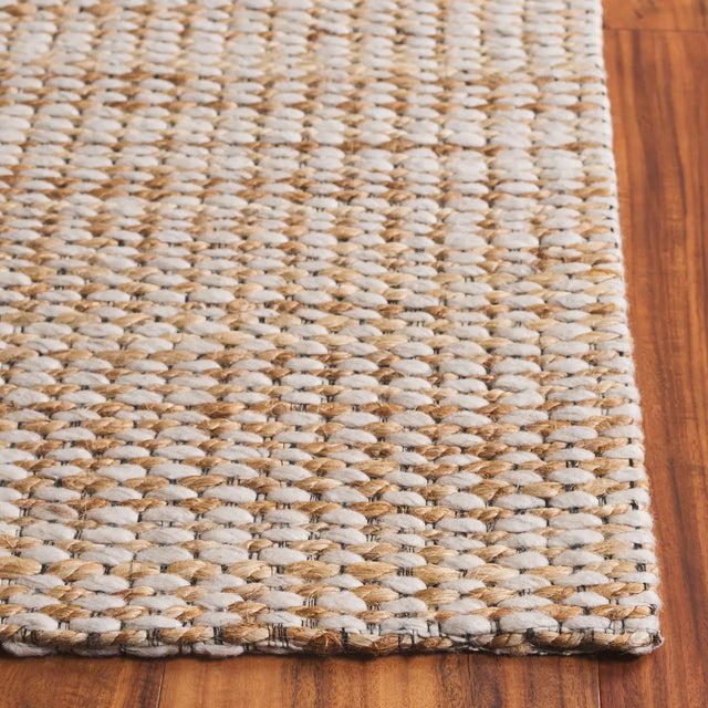 Safavieh Natural Fiber 4'-0" x 6'-0" Rug in Natural / Ivory