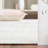 Safavieh Hanna 4'-0" x 6'-0" Rug in Taupe / Ivory