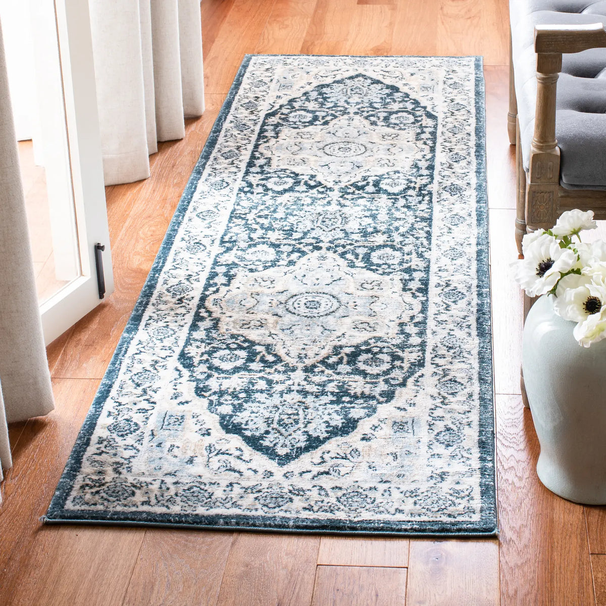 Safavieh Isabella 2'-2" x 11'-0" Rug in Navy / Creme