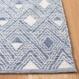 Safavieh Montauk 5'-0" x 8'-0" Rug in Navy / Ivory