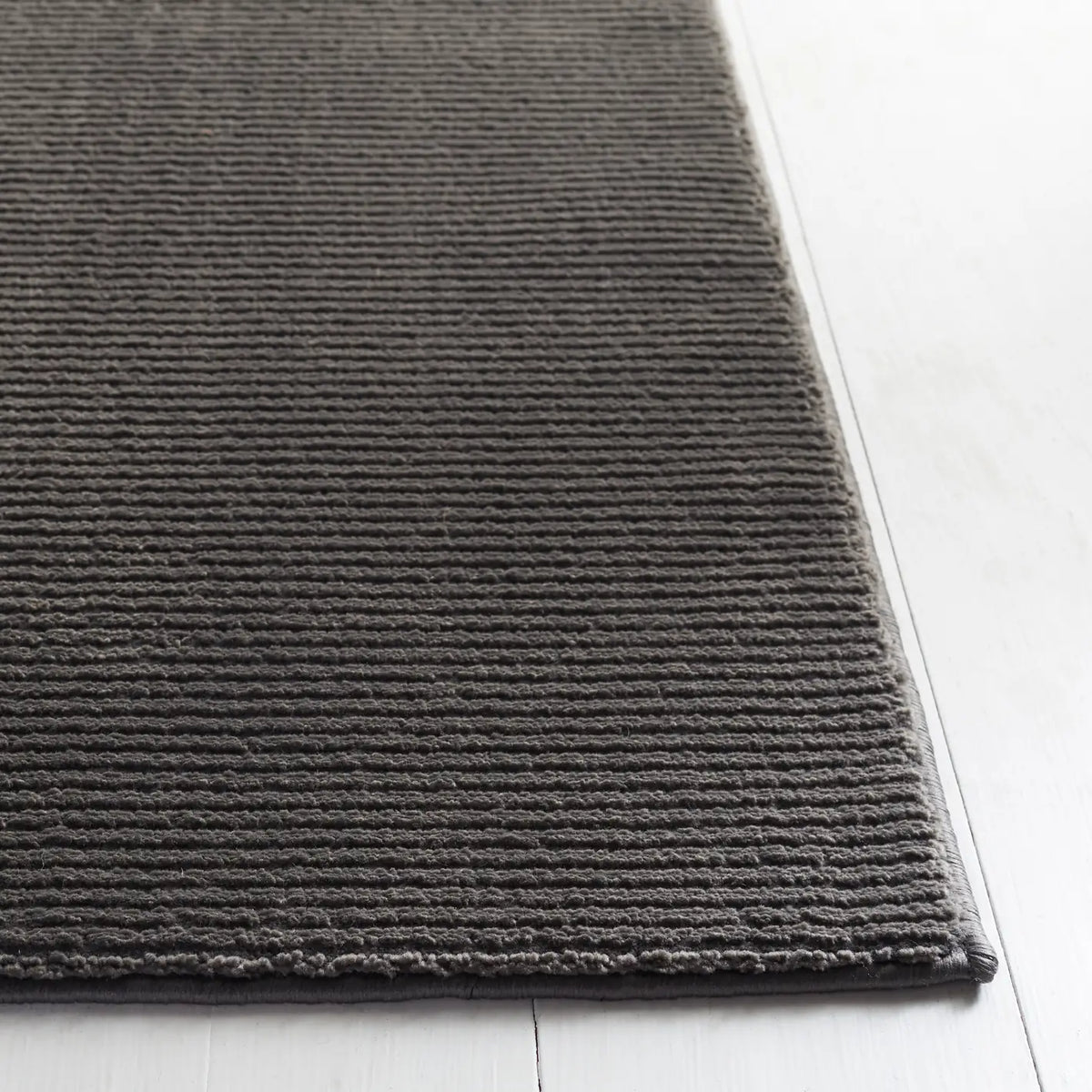 Safavieh Revive 4'-0" x 6'-0" Rug in Charcoal