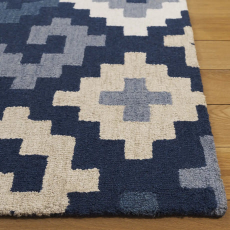 Safavieh Metro 4'-0" x 6'-0" Rug in Blue / Ivory