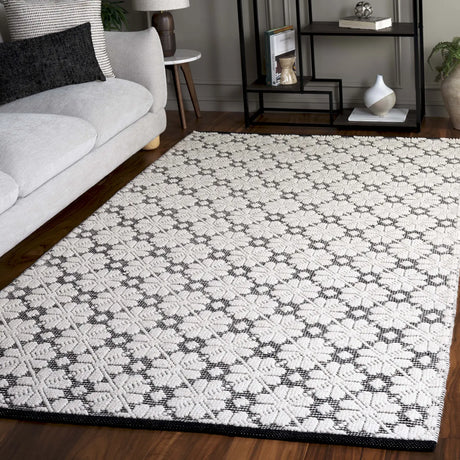 Safavieh Vermont 4'-0" x 6'-0" Rug in Ivory / Black