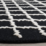 Safavieh Cambridge 6'-0" x 6'-0" Rug in Black / Ivory