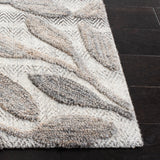 Safavieh Southampton 4'-0" x 6'-0" Rug in Beige