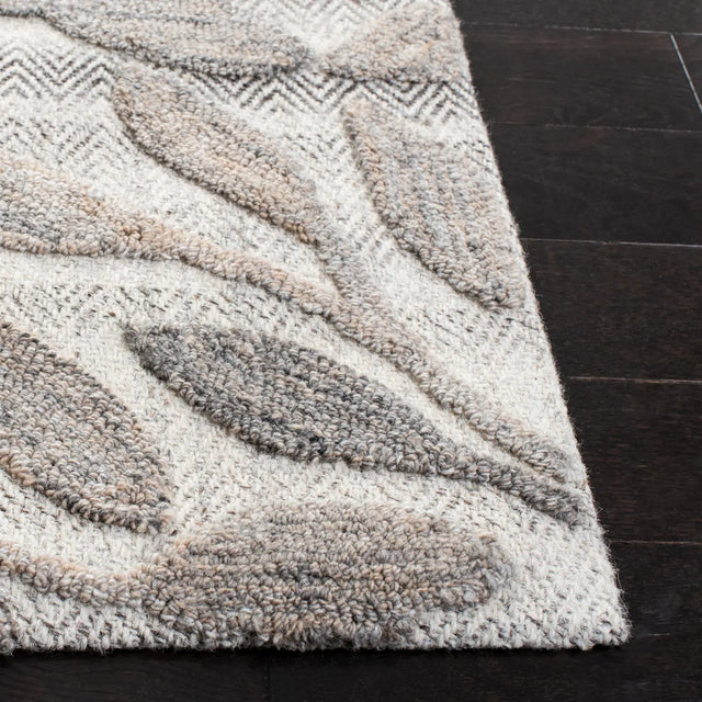 Safavieh Southampton 4'-0" x 6'-0" Rug in Beige