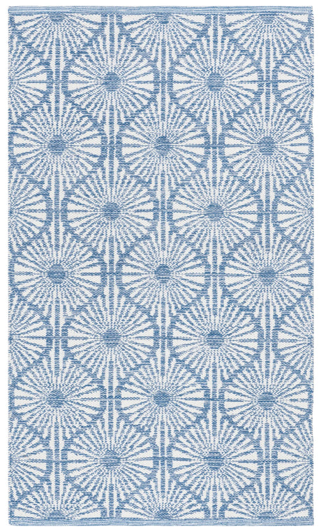 Safavieh Montauk 3'-0" x 5'-0" Rug in Blue / Ivory