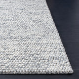 Safavieh Natura 4'-0" x 6'-0" Rug in Light Grey / Ivory
