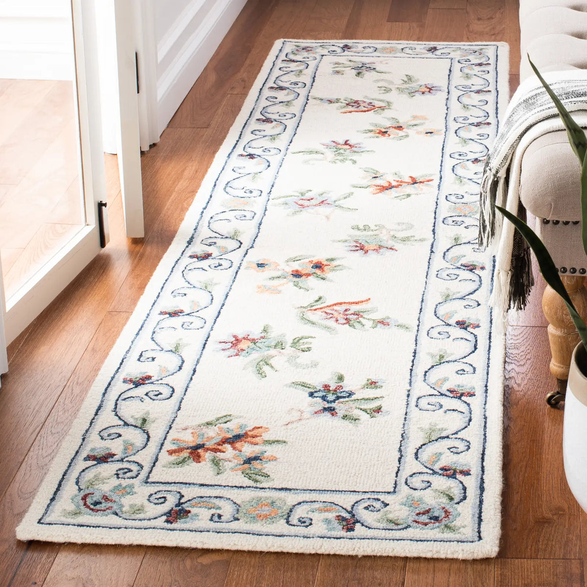 Safavieh Micro-Loop 2'-3" x 9'-0" Rug in Ivory / Grey