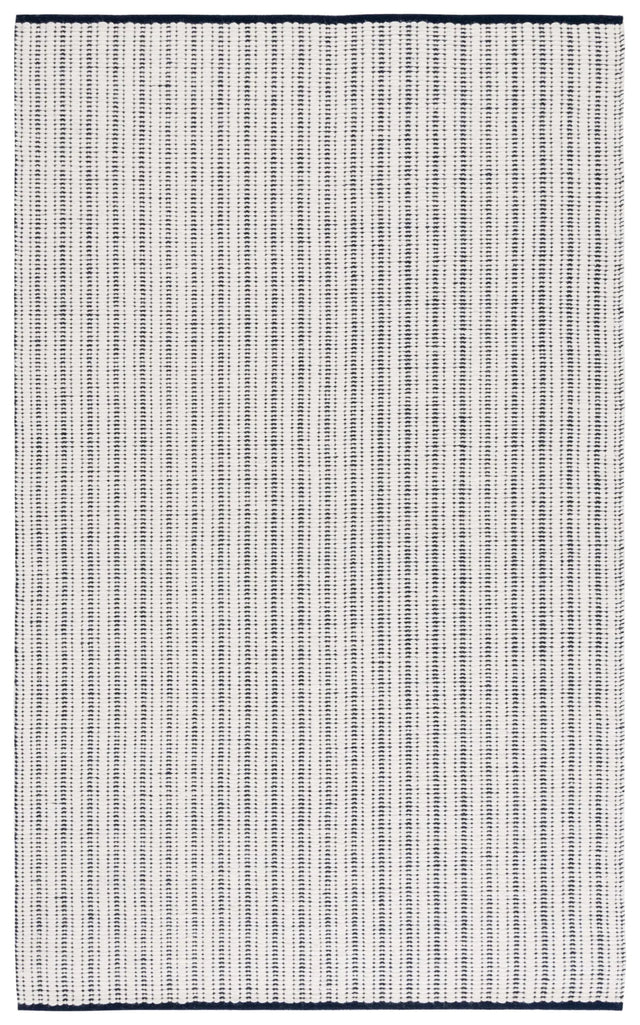 Safavieh Vermont 4'-0" x 6'-0" Rug in Navy / Ivory