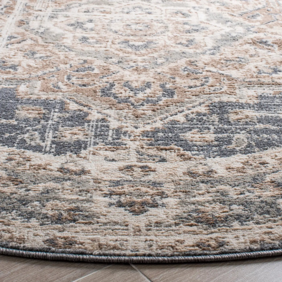 Safavieh Pyramid 5'-3" x 5'-3" Rug in Ivory / Beige