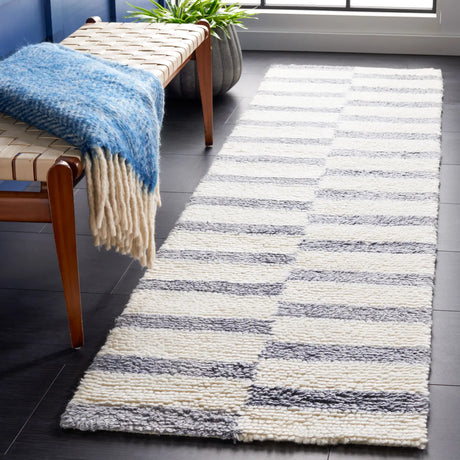Safavieh Vermont 2'-3" x 8'-0" Rug in Ivory / Grey