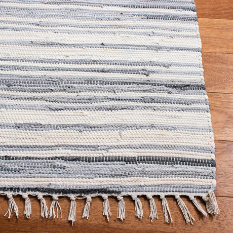 Safavieh Rag Rug 4'-0" x 6'-0" Rug in Ivory / Grey