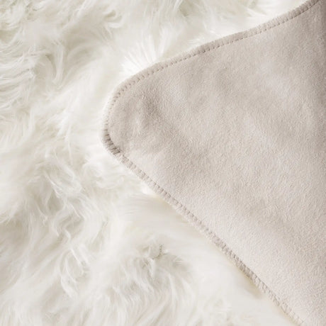 Safavieh Faux Sheep Skin 2'-0" x 3'-0" Rug in Ivory