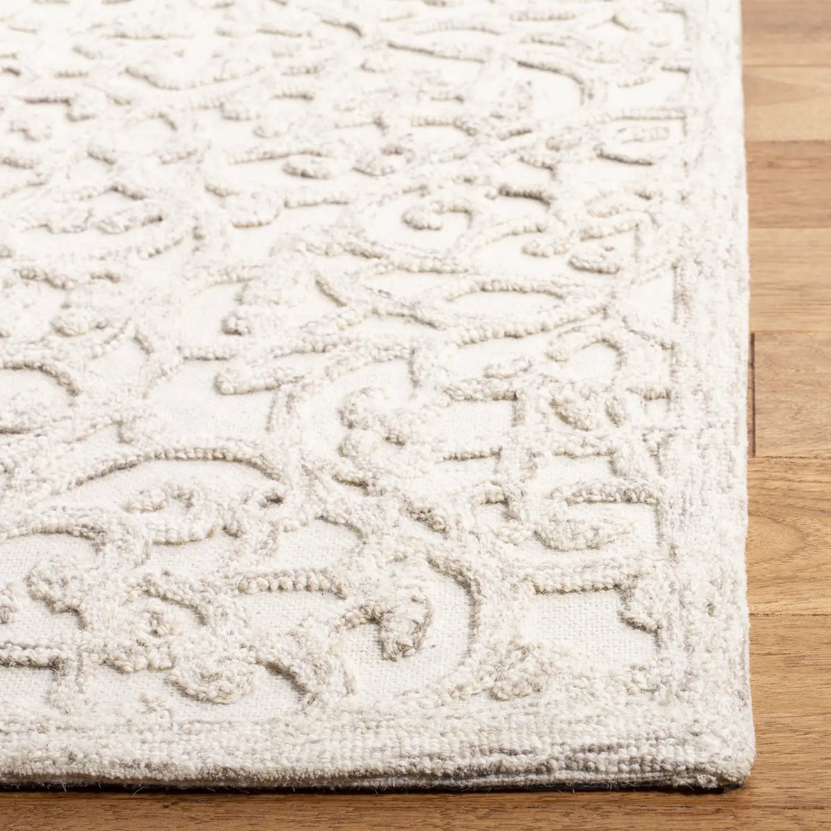 Safavieh Trace 4'-0" x 6'-0" Rug in Camel / Ivory
