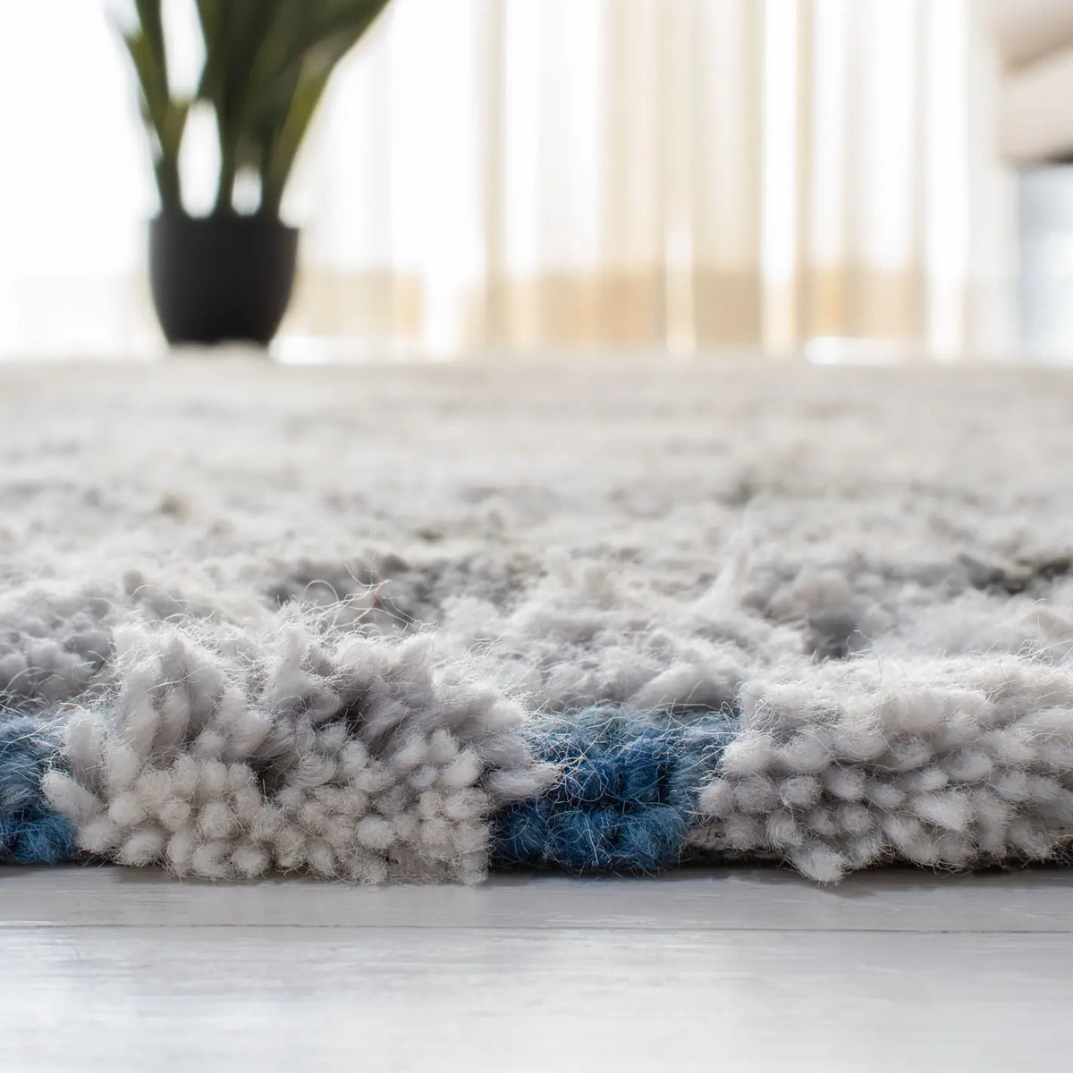 Safavieh Casablanca Shag 5'-0" x 8'-0" Rug in Grey / Olive