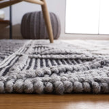 Safavieh Natura 4'-0" x 6'-0" Rug in Charcoal / Ivory