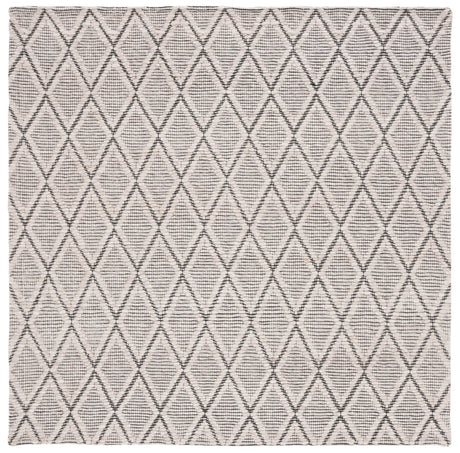 Safavieh Marbella 6'-0" x 6'-0" Rug in Silver / Black