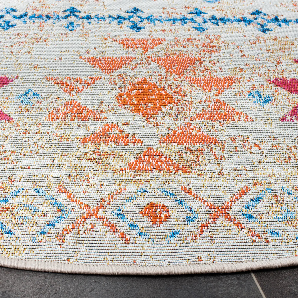Safavieh Summer 6'-7" x 6'-7" Rug in Ivory / Red