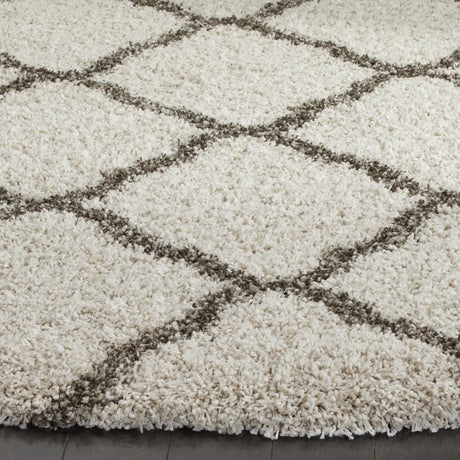 Safavieh Hudson Shag 5'-3" x 5'-3" Rug in Ivory / Grey