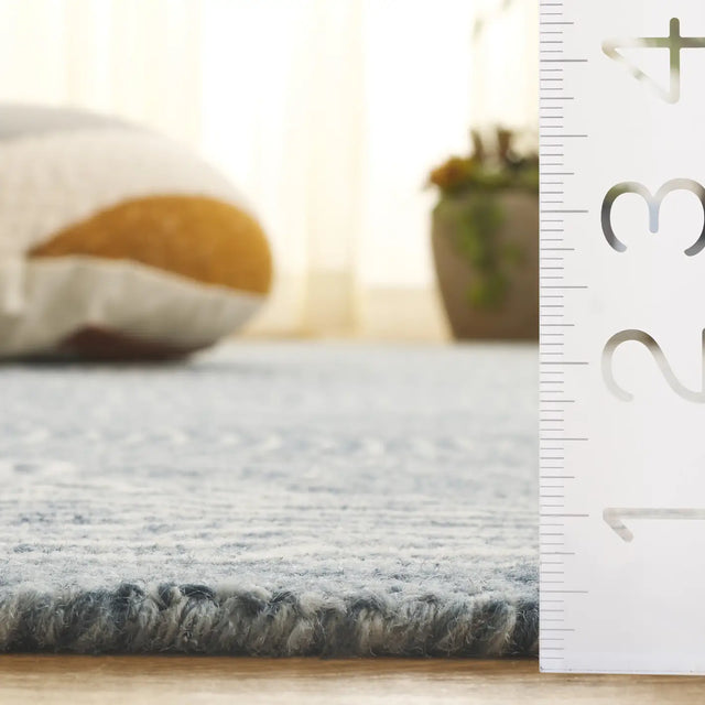 Safavieh Micro-Loop 4'-0" x 6'-0" Rug in Navy / Ivory