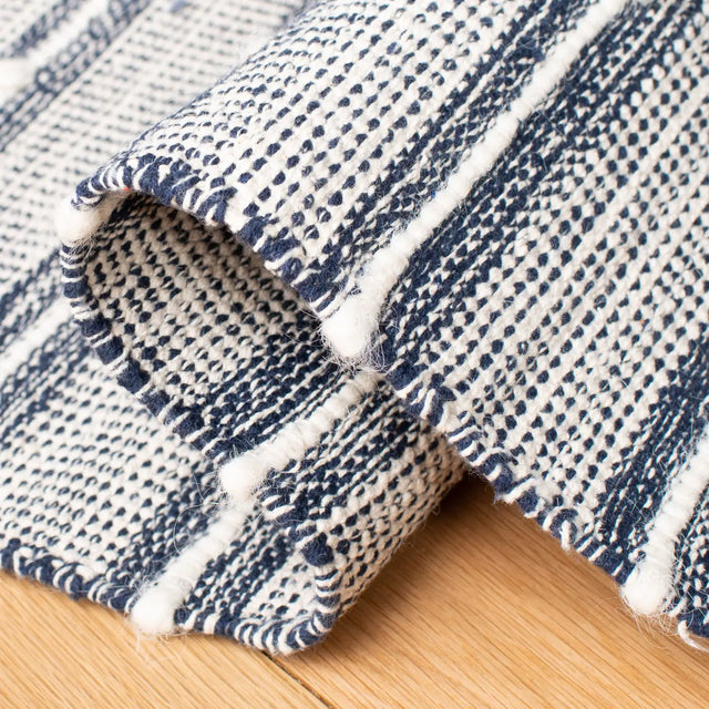 Safavieh Striped Kilim 4'-0" x 6'-0" Rug in Navy / Blue