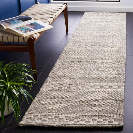 Safavieh Marbella 2'-3" x 9'-0" Rug in Beige / Grey