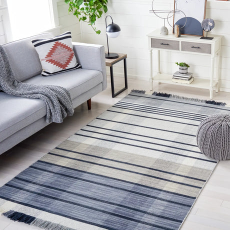 Safavieh Striped Kilim 4'-0" x 6'-0" Rug in Light Grey / Black