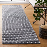 Safavieh Montauk 2'-3" x 8'-0" Rug in Grey / Ivory