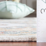 Safavieh Metro 4'-0" x 6'-0" Rug in Ivory / Grey