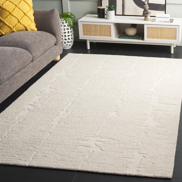 Safavieh Casablanca 4'-0" x 6'-0" Rug in Ivory