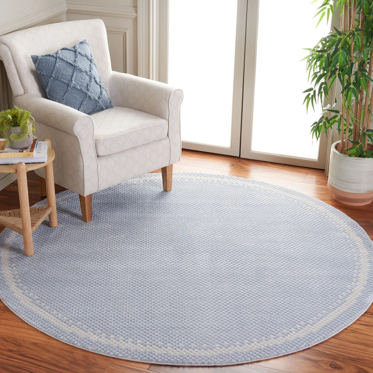 Safavieh Continental 5'-3" x 5'-3" Rug in Blue / Beige