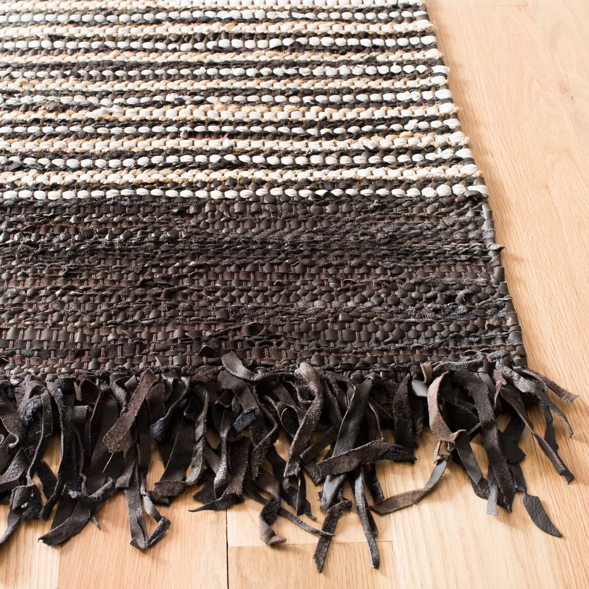 Safavieh Vintage Leather 5'-0" x 8'-0" Rug in Dark Brown / Multi