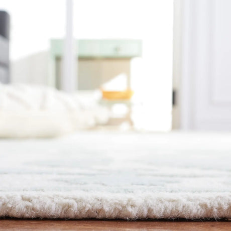 Safavieh Metro 5'-0" x 8'-0" Rug in Ivory / Light Green