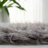 Safavieh Faux Sheep Skin 4'-0" x 6'-0" Rug in Grey