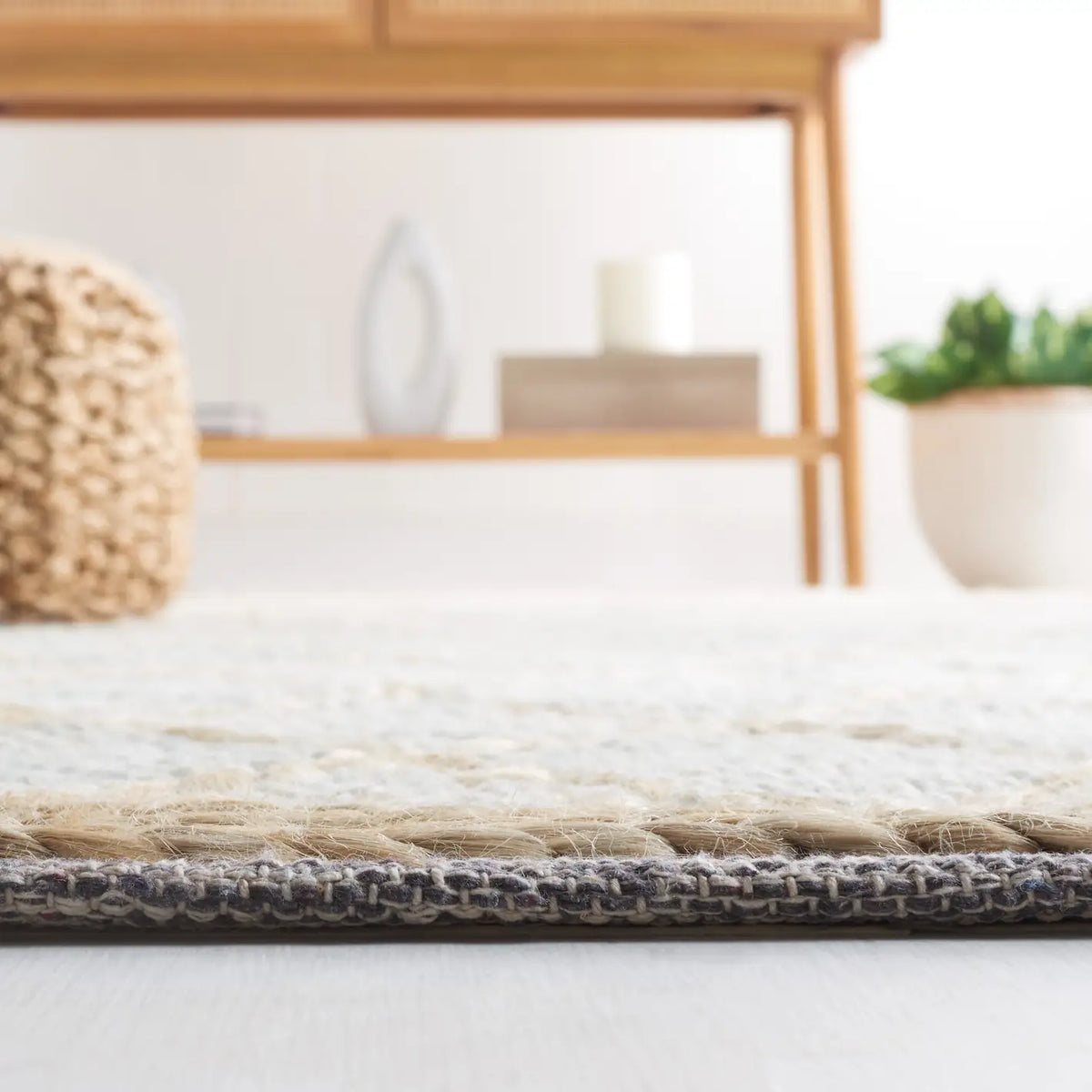 Safavieh Natura 4'-0" x 6'-0" Rug in Teal / Natural