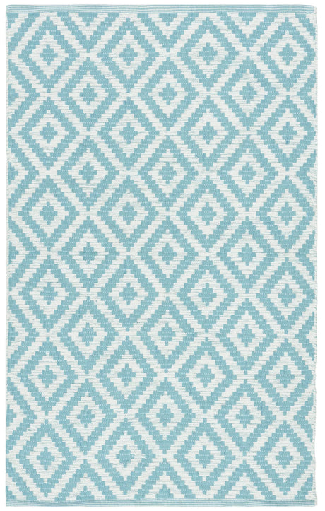 Safavieh Montauk 3'-0" x 5'-0" Rug in Light Blue / Ivory
