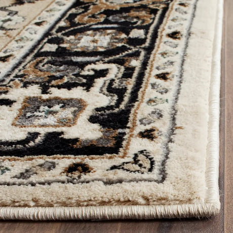 Safavieh Lyndhurst 6'-0" x 9'-0" Rug in Cream / Navy