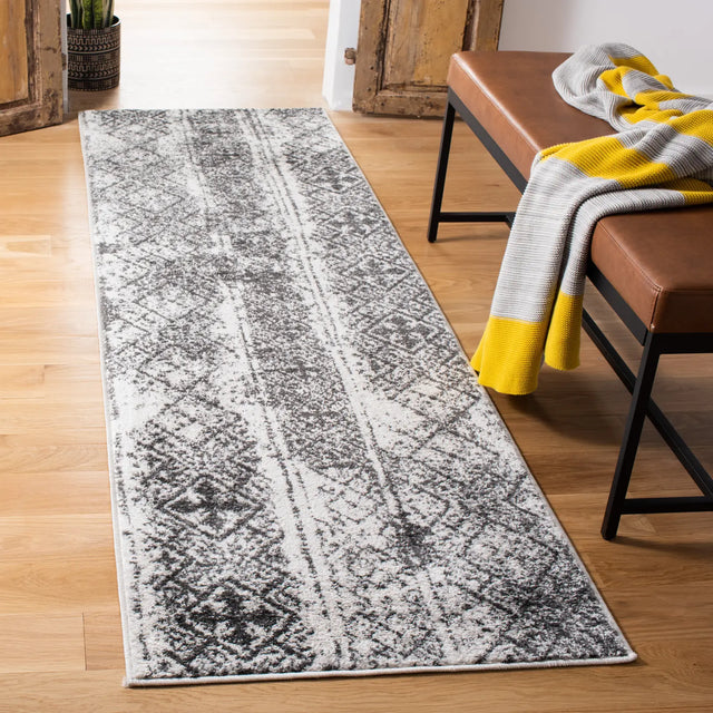Safavieh Adirondack 2'-6" x 10'-0" Rug in Silver / Black