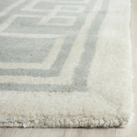 Safavieh Bella 8'-0" x 10'-0" Rug in Grey / Ivory