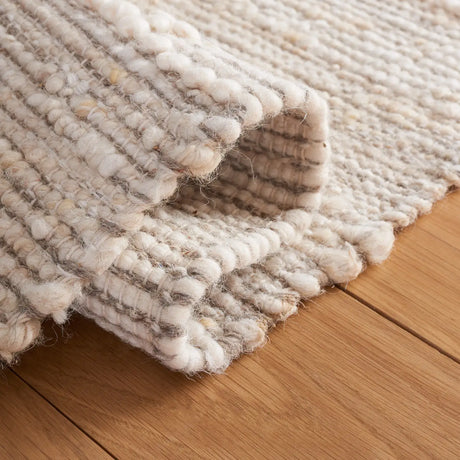 Safavieh Natura 4'-0" x 6'-0" Rug in Ivory / Beige