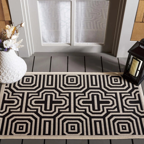 Safavieh Courtyard 2'-0" x 3'-7" Rug in Sand / Black