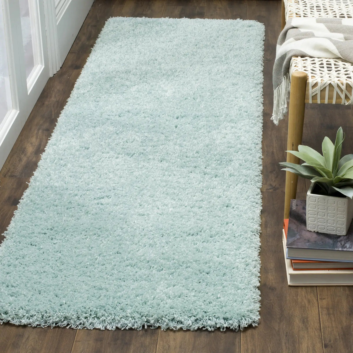 Safavieh Sgl-Laguna Shag 2'-3" x 10'-0" Rug in Light Blue