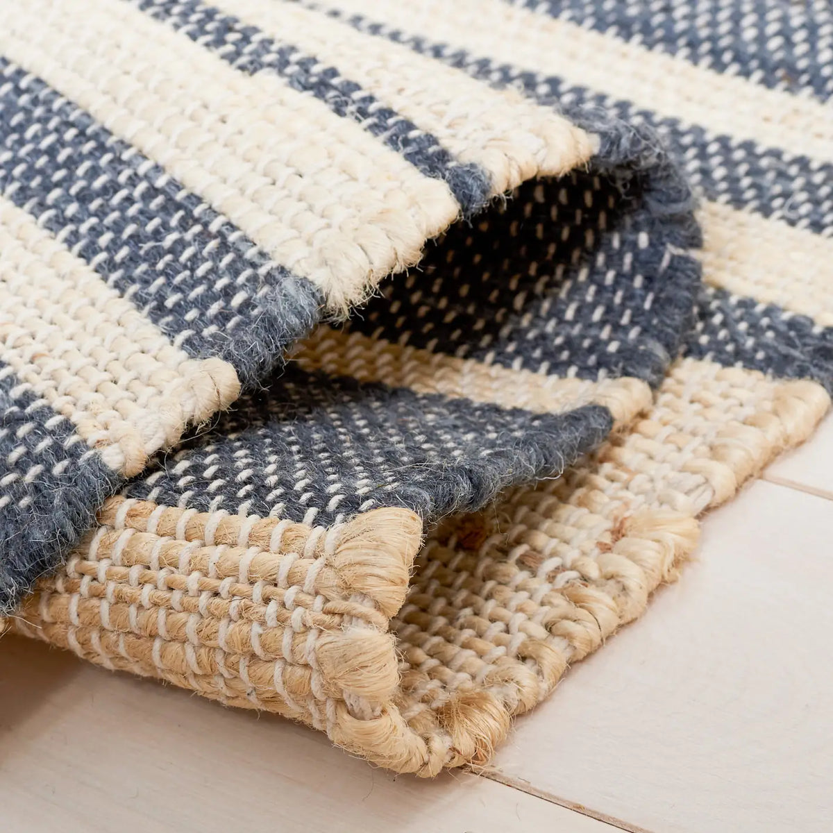 Safavieh Kilim 4'-0" x 6'-0" Rug in Ivory / Charcoal