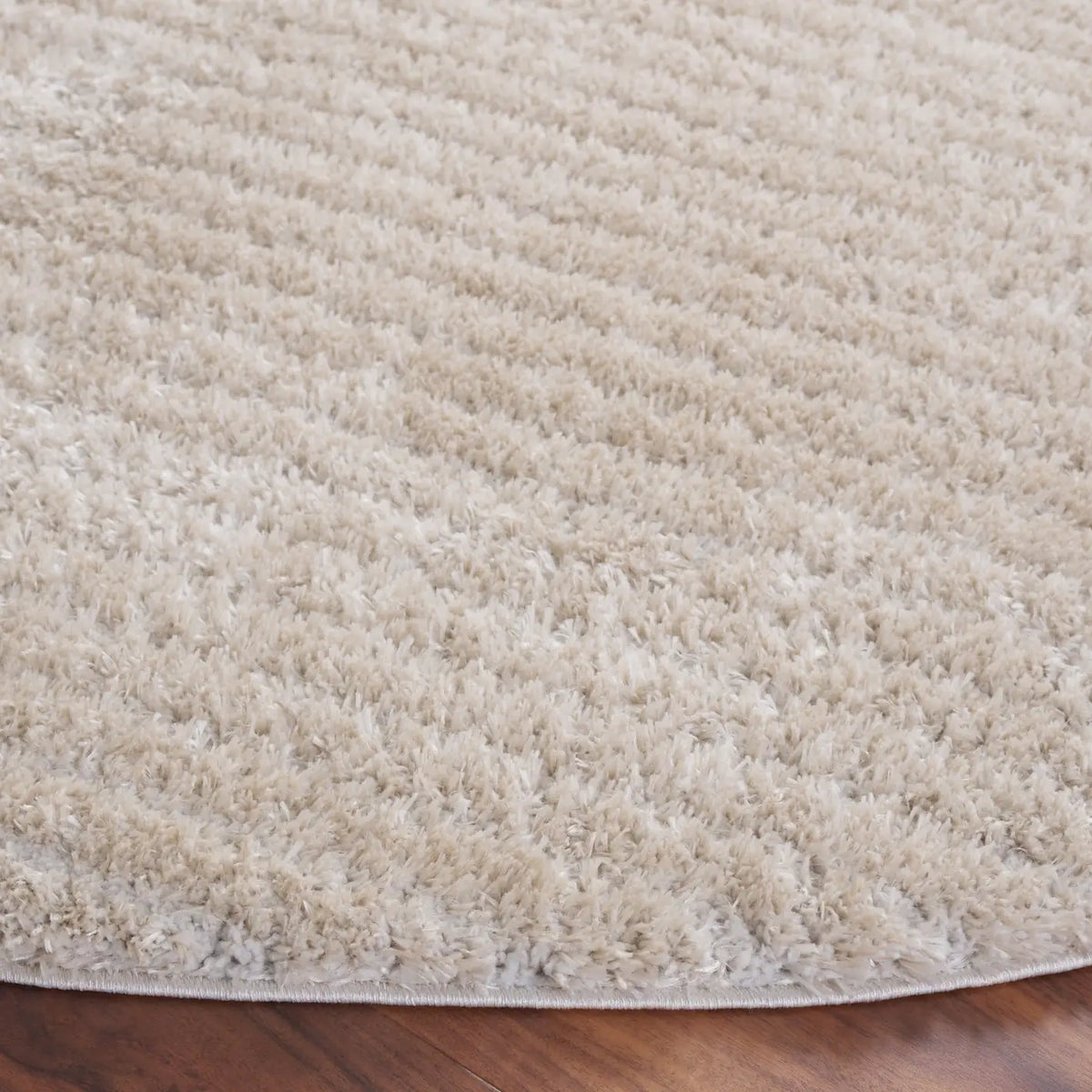 Safavieh Tahoe Shag 6'-7" x 6'-7" Rug in Beige